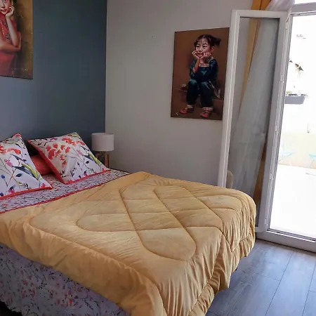Chic Et Douillet Apartment *